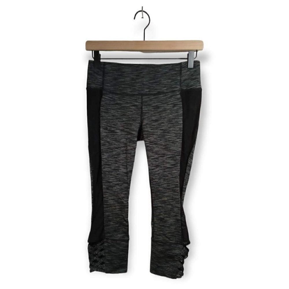 Athleta Mind Over Mat Capri Leggings Size S